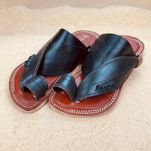 Men's black leather sandals